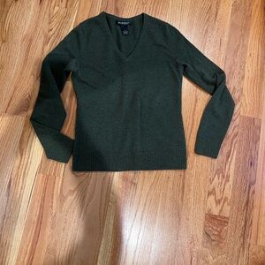 Avellini 100% luxury cashmere in hunter green